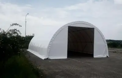 Plachtová hala 9,15 × 20 × 4,5 m – oblouková, PVC 900 g/m²