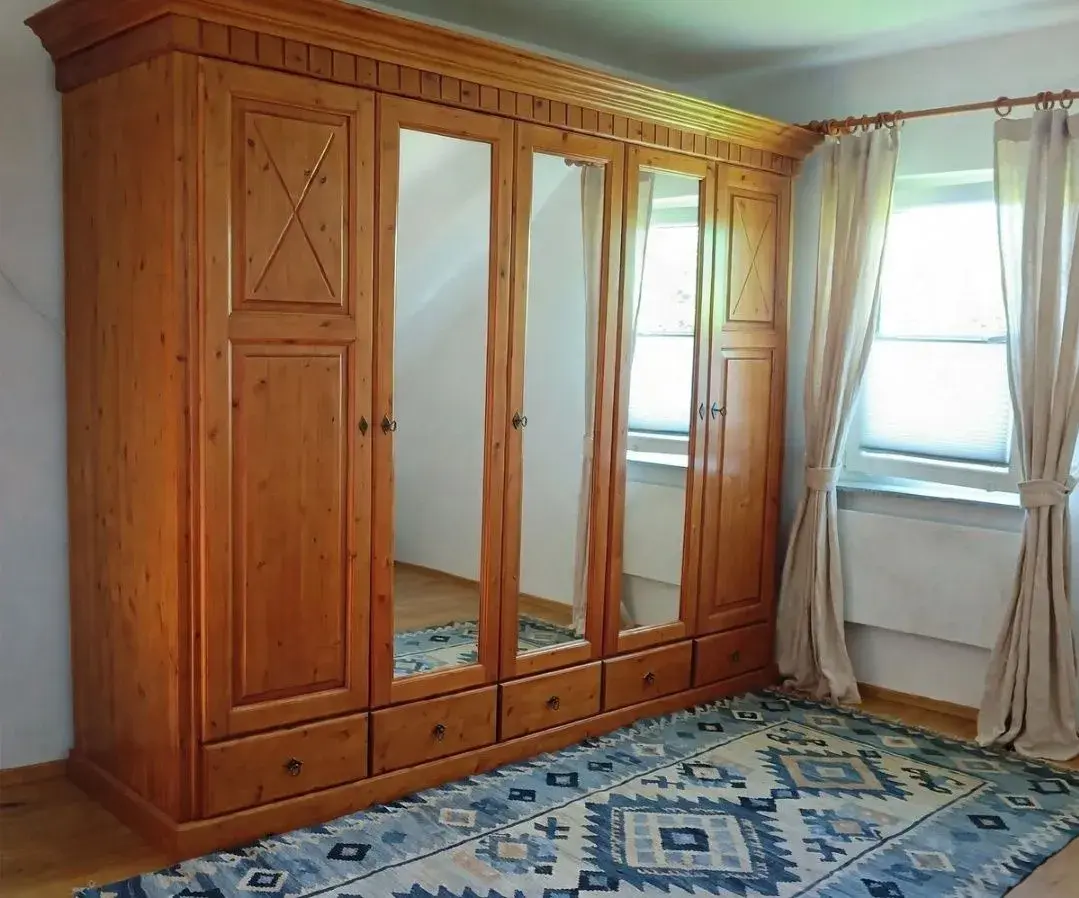 Landhaus šatní skříň,dovoz z německých Alp