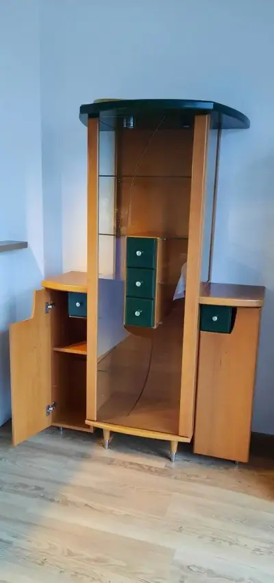 Stůl a 6 židlí, Skleník, konferenční stolek , TV skříňka