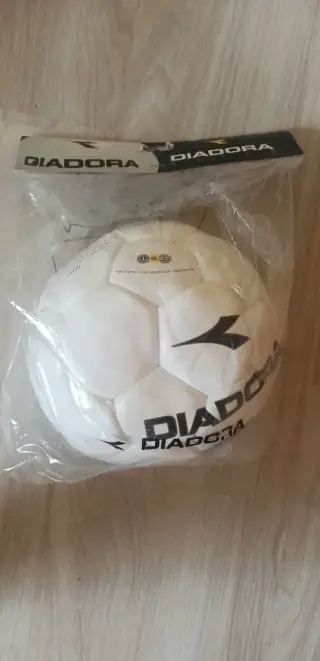 Fotbalový a volejbalový míč Diadora