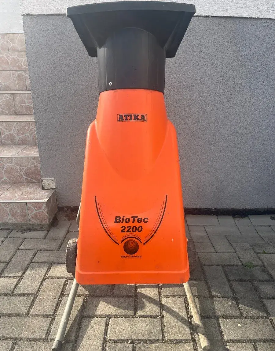 Výkonný drtič větví / štěpkovač ATIKA 2200 W