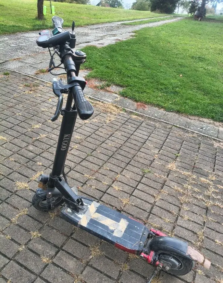 Elektrokoloběžka Kugoo Kirin M4 - spíše na náhradní díly