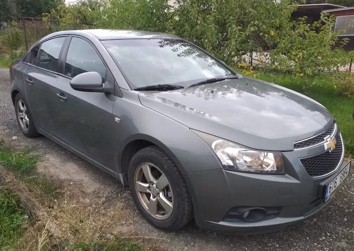 Chevrolet Cruze – 2010, 283 900 km