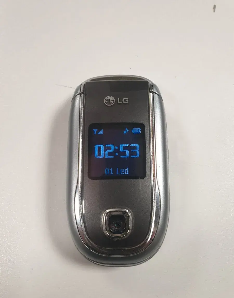 LG F2400