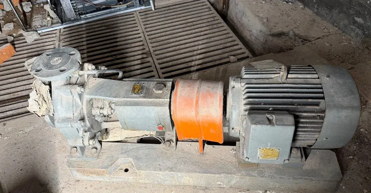 ELEKTROMOTOR S ČERPADLEM