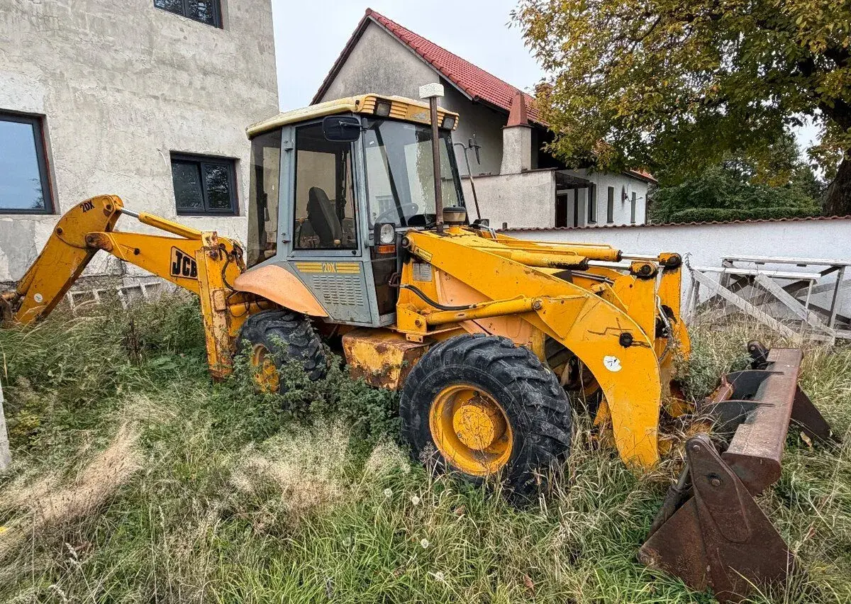JCB 2DX