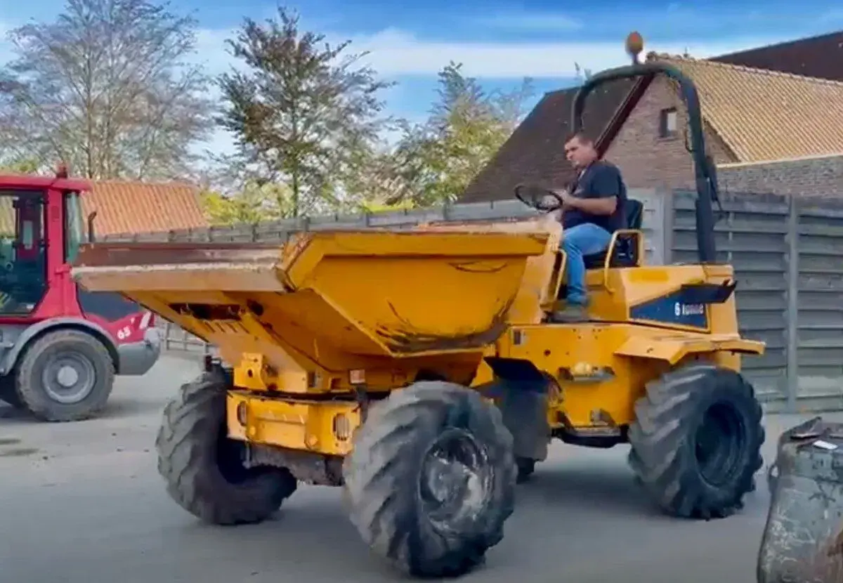 Dumper THWAITES 6t MACH 2062 korba otočná