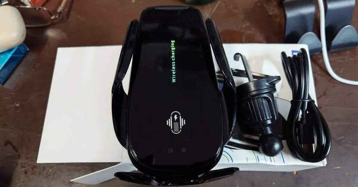 Bezdrátová nabíječka a držák na telefon