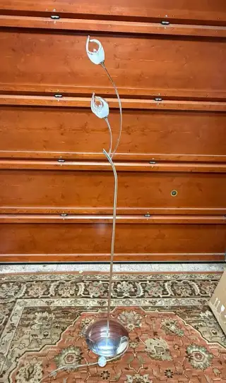 Stojící lampa