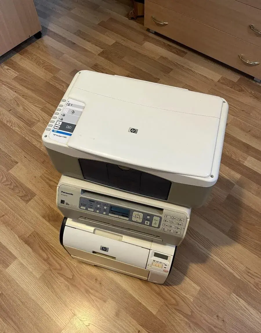 DOHODA MOŽNÁ Staré tiskárny HP a Panasonic