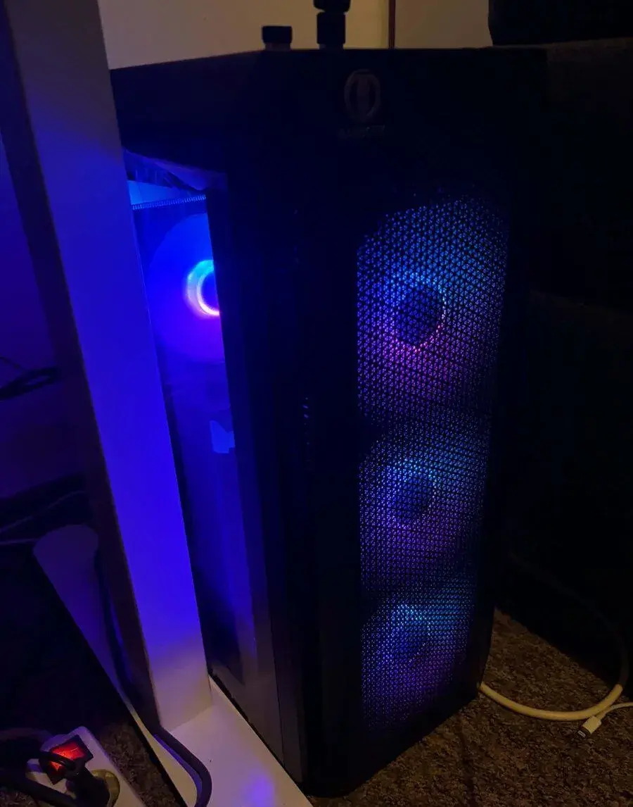 BARBONE GAME R5 5600 32GB + RTX 5060