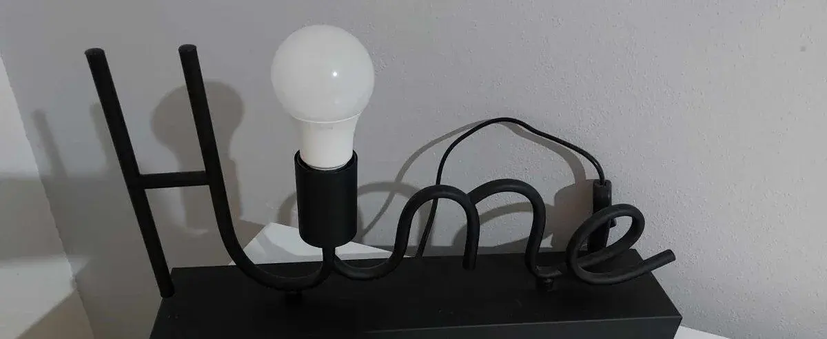 Moderní lampička ve stylu HOME na prodej