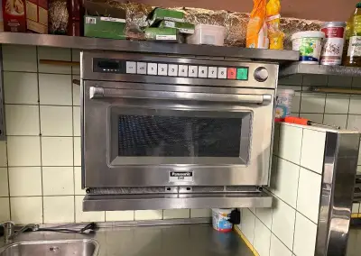 Panasonic - profesionální mikrovlnná trouba NE-1880EUG