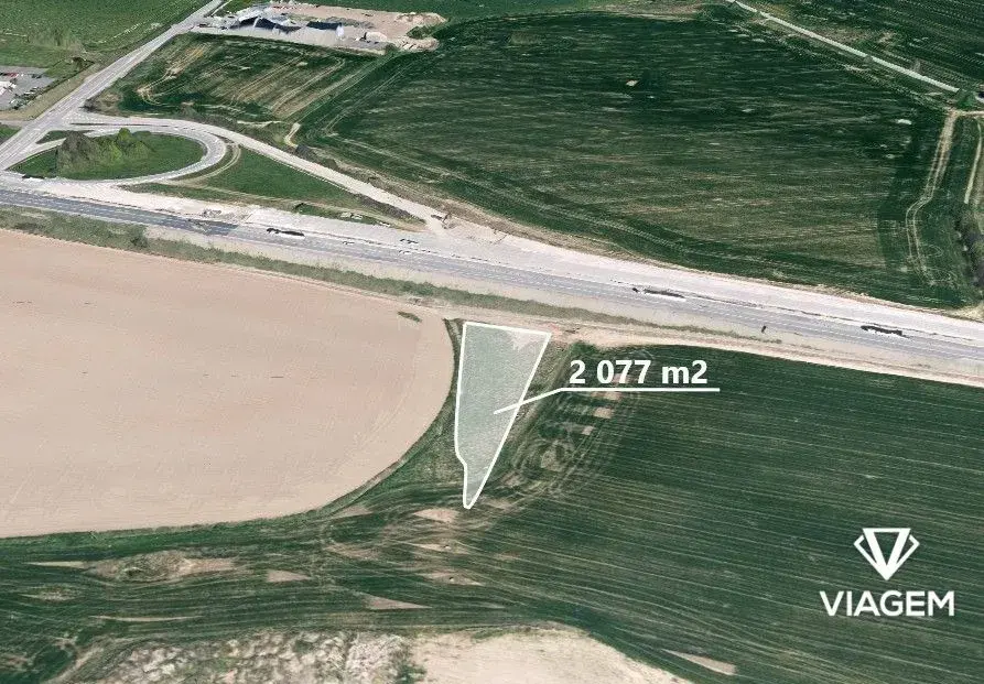 Pole 2 077 m², Podíl 17 % o výměře 346 m²