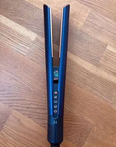 Dyson Airstrai HT01