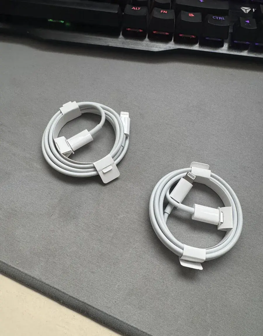 2x Apple USB-C / Lightning kabel (1m)