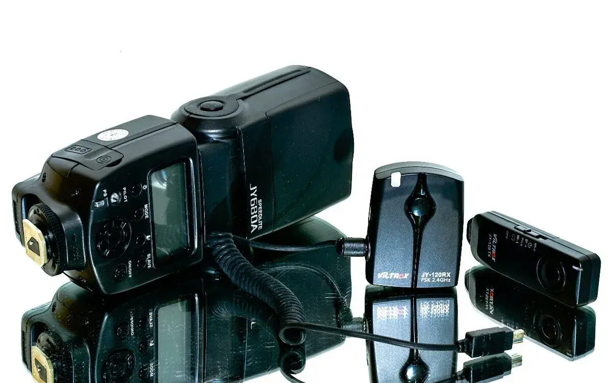 Nikon VILTROX blesk JY-680A + dálková spoušť JY-120RX