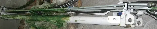 Merlo - hydraulický válec výsuvu ramene teleskopu