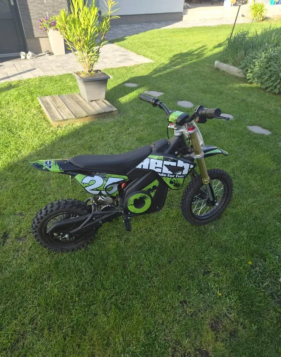 Elektronické motorka Hecht