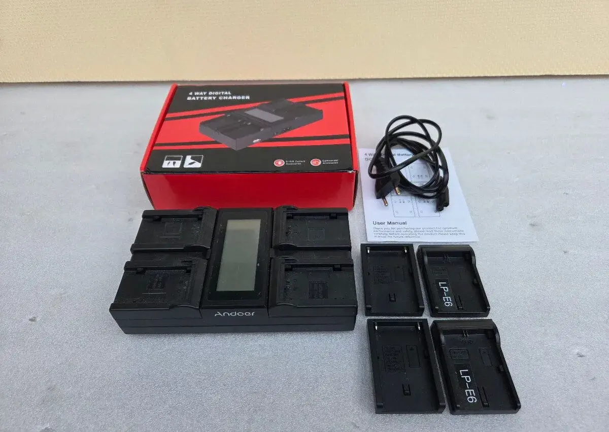 4kanálová LCD nabíječka Andoer pro Sony, Canon, Panasonic