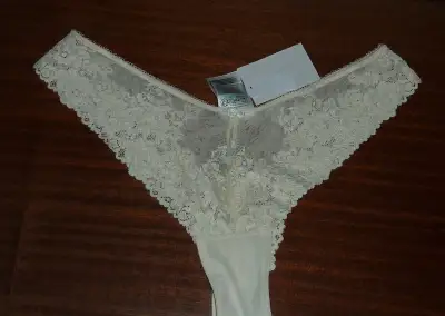 Nové-H&M-Krajkové kalhotky-brazilky,vel.L