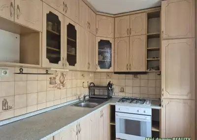 Pronájem prostorného bytu 2+kk Kubánské náměstí, Praha - Vrš