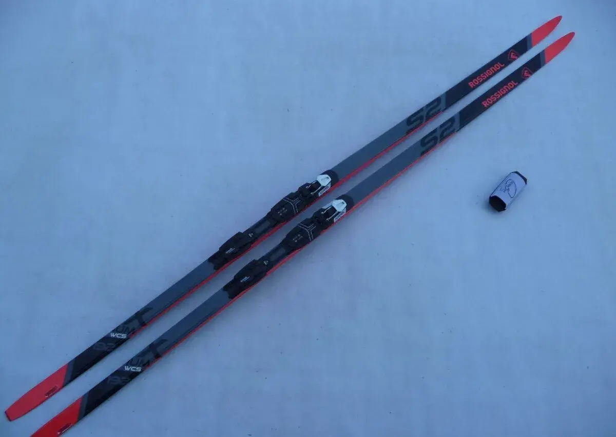 běžky ROSSIGNOL XIUM WCS SKATE 192cm + vazani ROTTEFELLA NNN