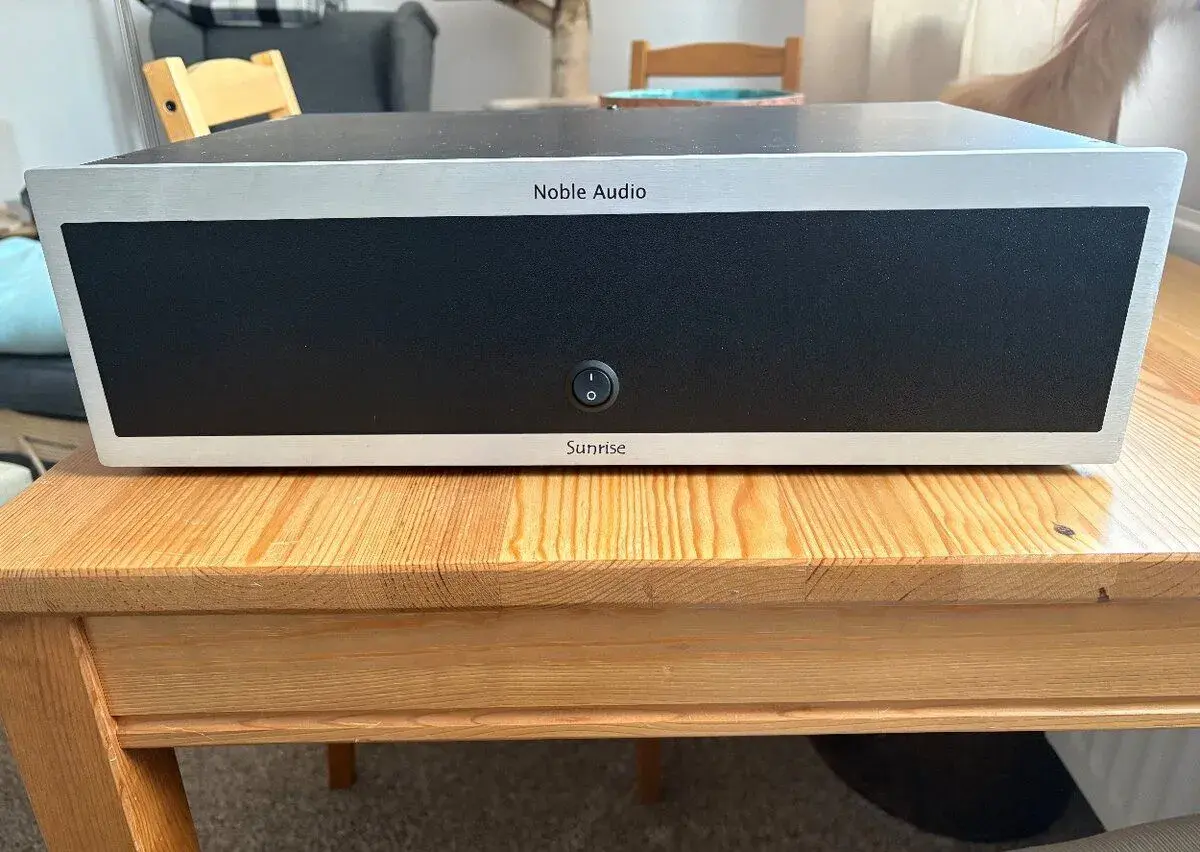 Noble Audio V1