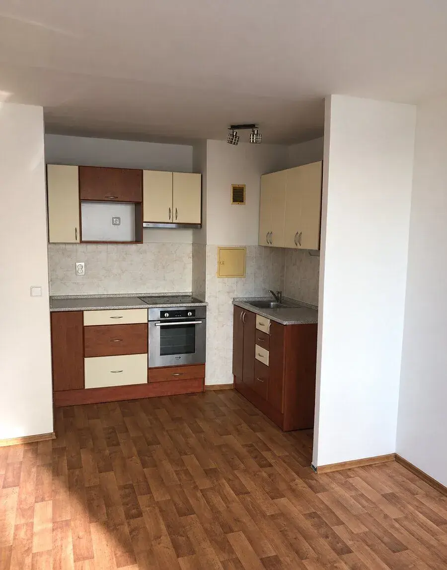 Prodej světlého bytu 2+kk (40,2 m²) – Kladno, ul. Holandská