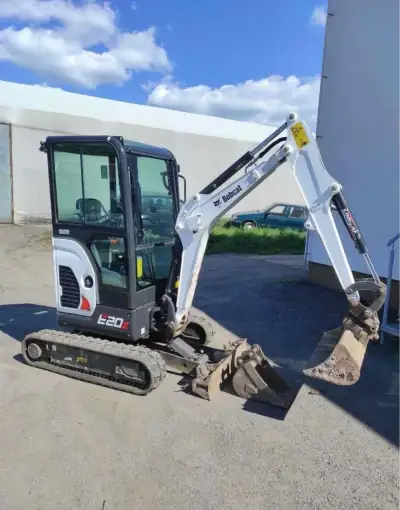 Minibagr E20Z
