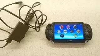 PS Vita + příslušenství
