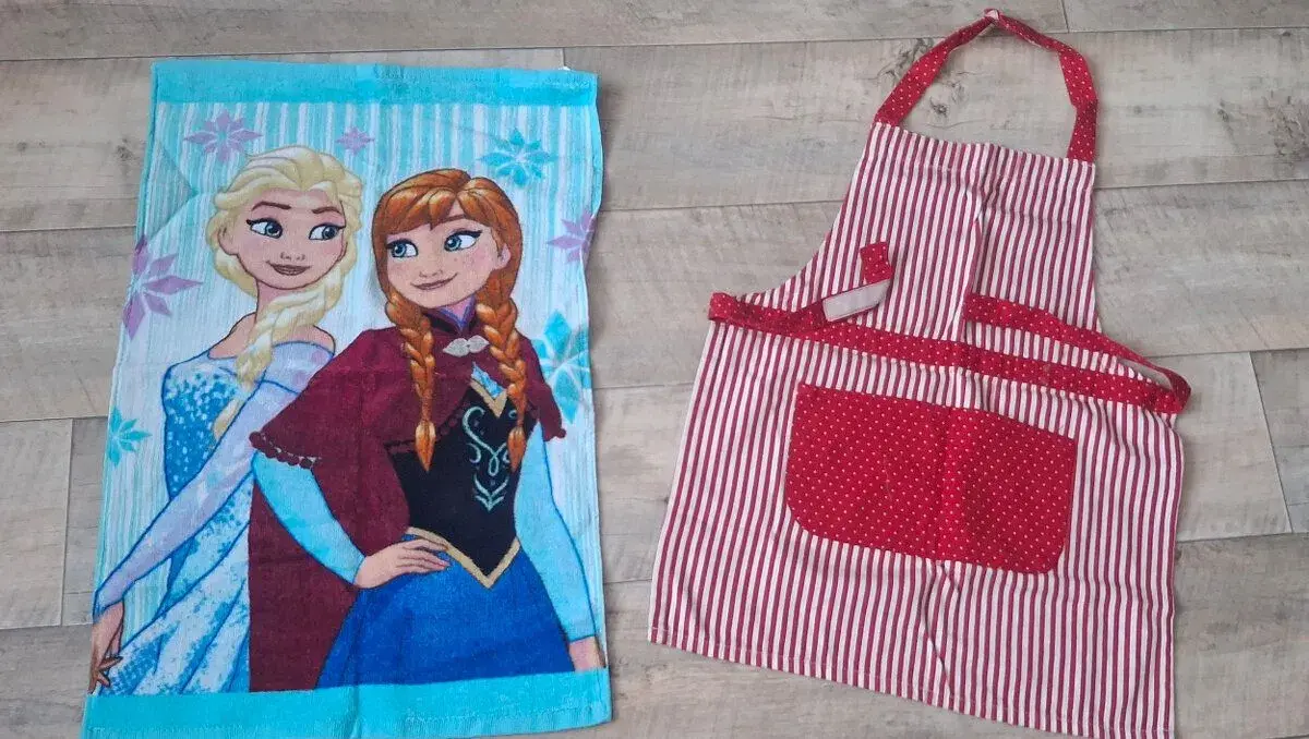 Dětský nový malý froté ručník Frozen plus zástěrka zdarma