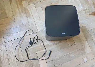 Bezdrátový subwoofer Bose Bass module 500