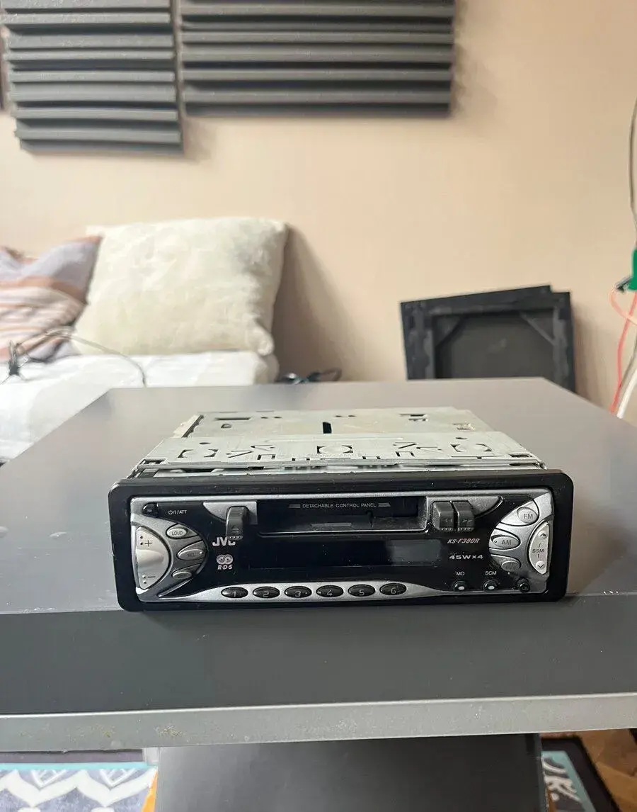 Autorádio JVC 4X45 W
