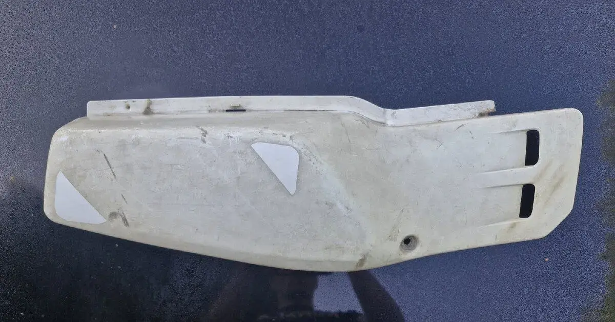 Boční plast YAMAHA TENERE 3AJ