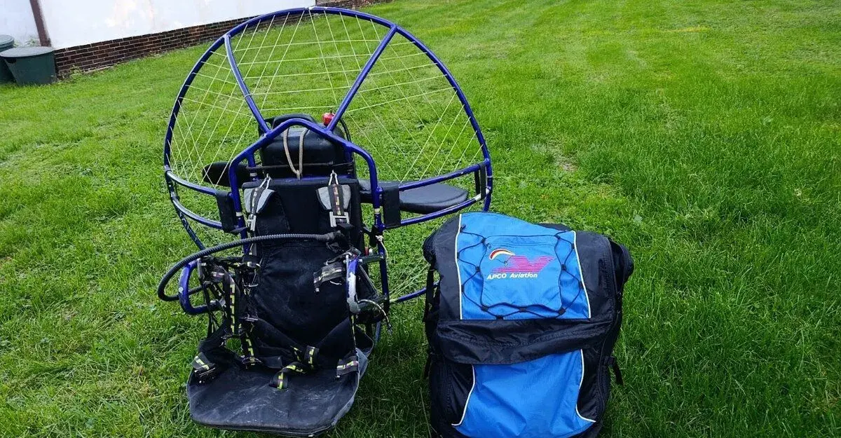 Motorová krosna Walkerjet – motorový paragliding + padák