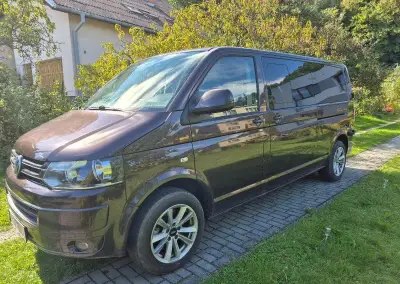 Volkswagen Caravelle – 2012, 151 000 km
