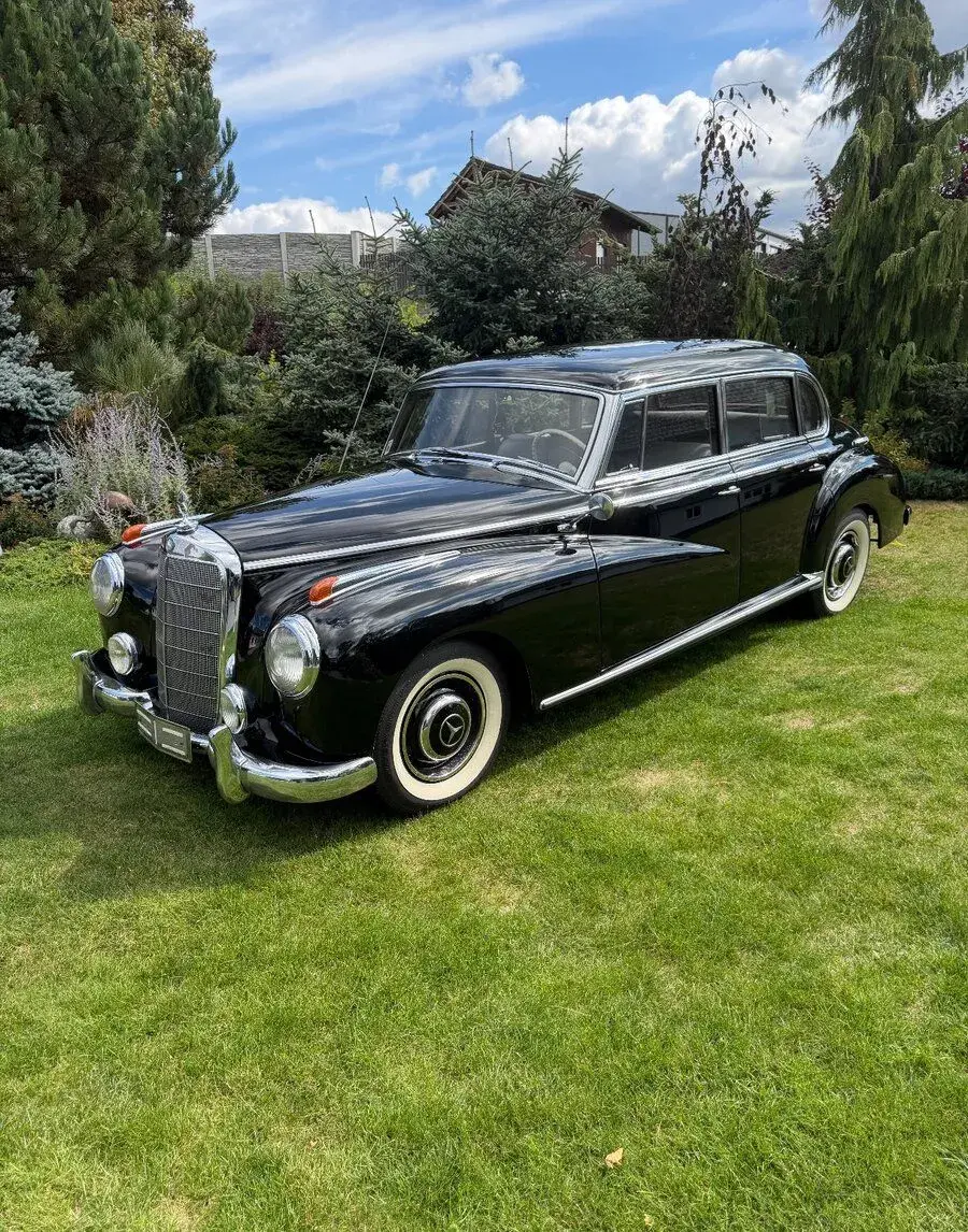Mercedes-Benz 300