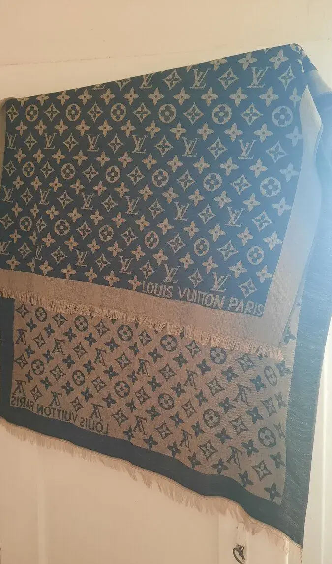 Louis Vuitton šála