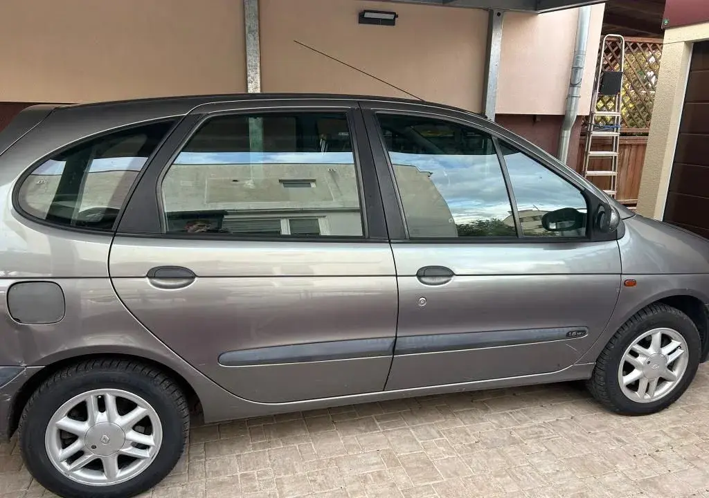 Renault Scenic – 2001, 218 800 km