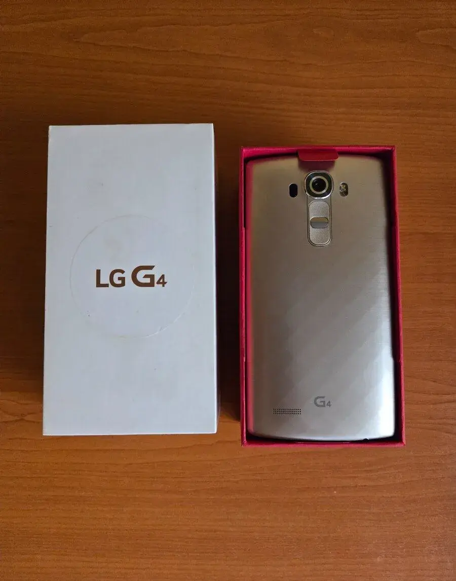 LG G4 černý/šampaňský