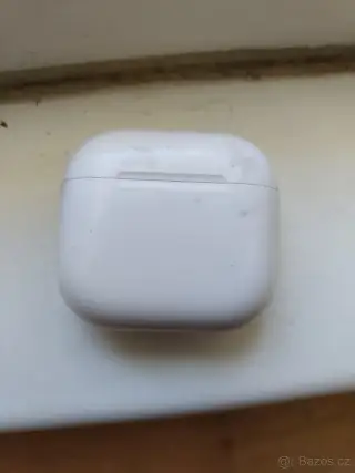AirPods 4 náhradní bezdrátové nabíjecí pouzdro