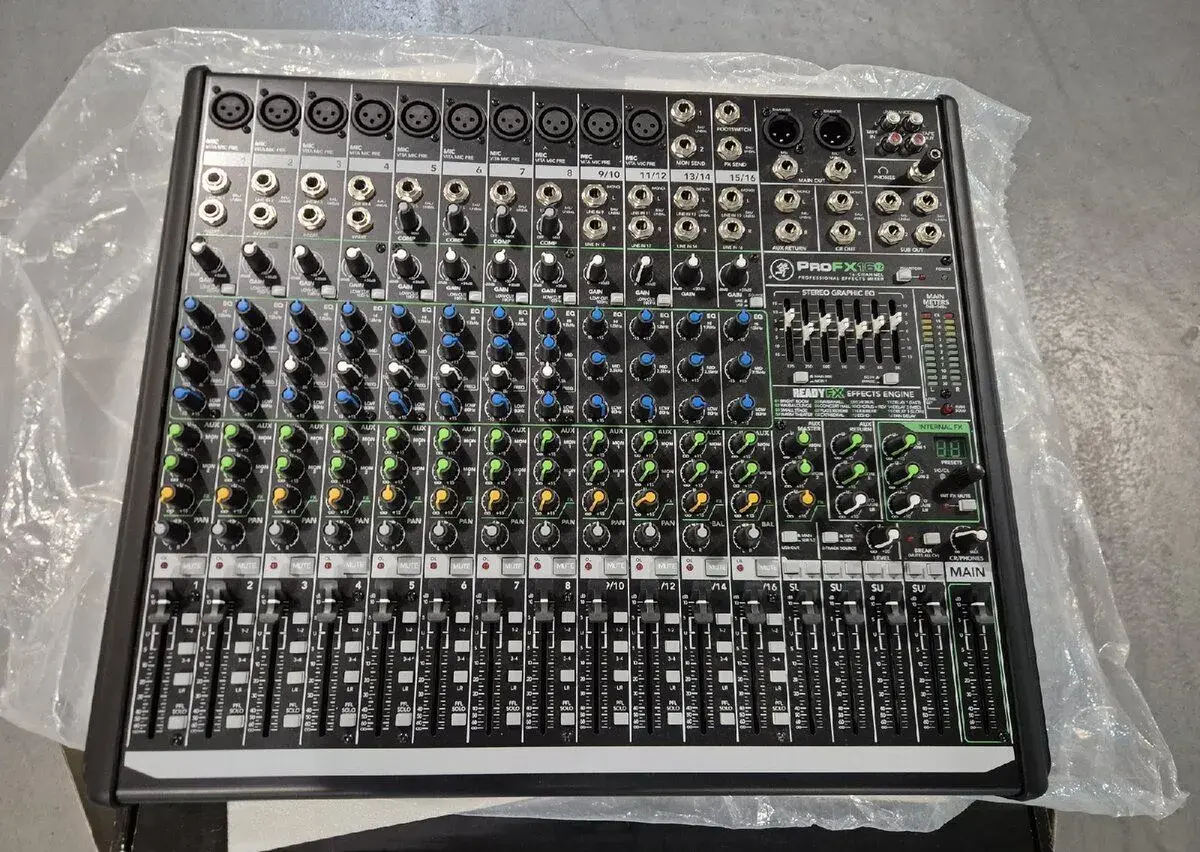 Kompletní audio + světelná aparatura