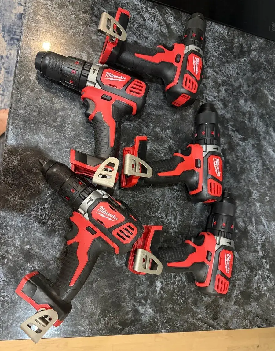 NOVAAku vrtačka z příklepem Milwaukee m18 BPDN