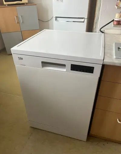 Myčka BEKO DFN 26421