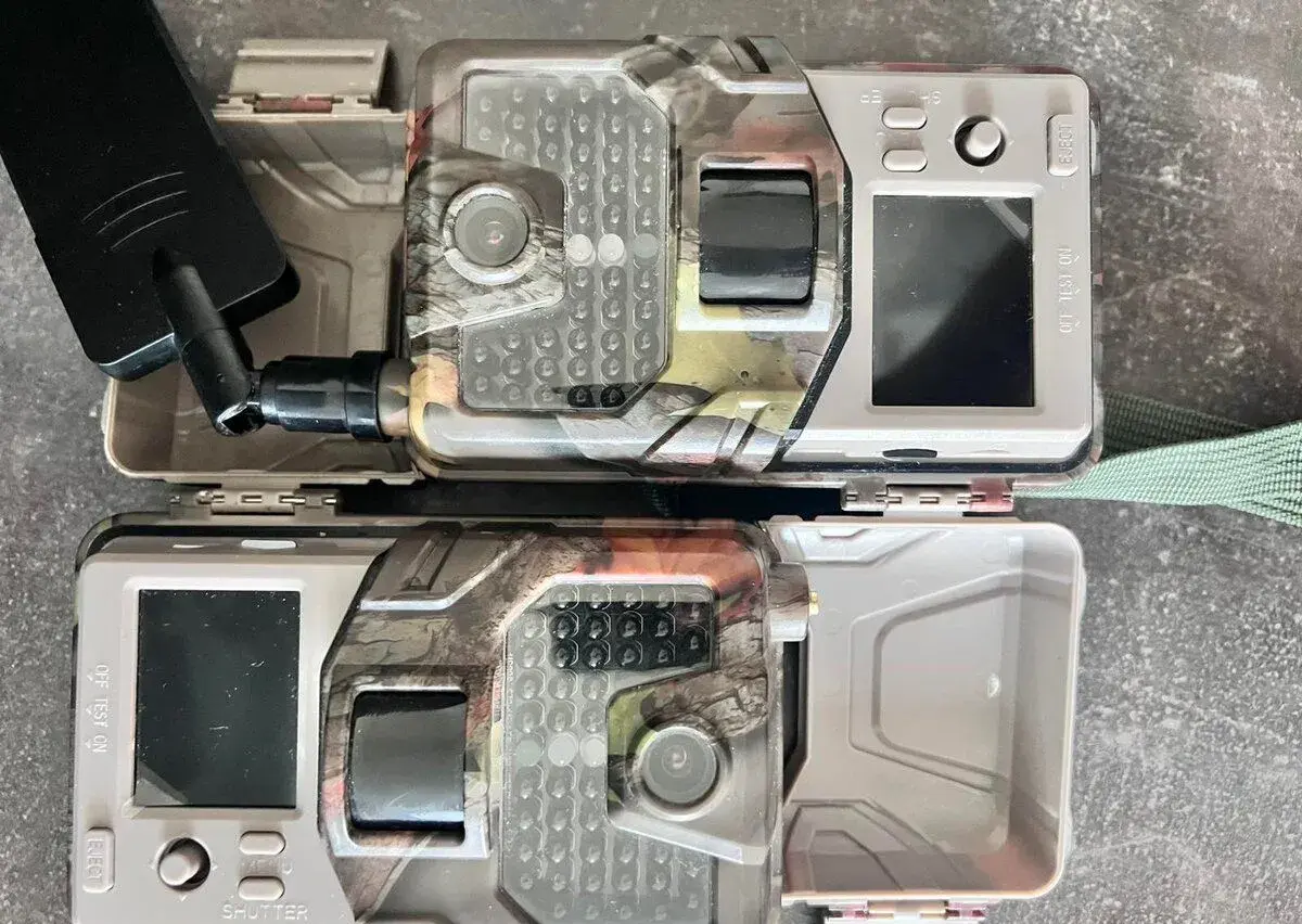 2× fotopast Suntek HC-910 Pro 4G živý náhled
