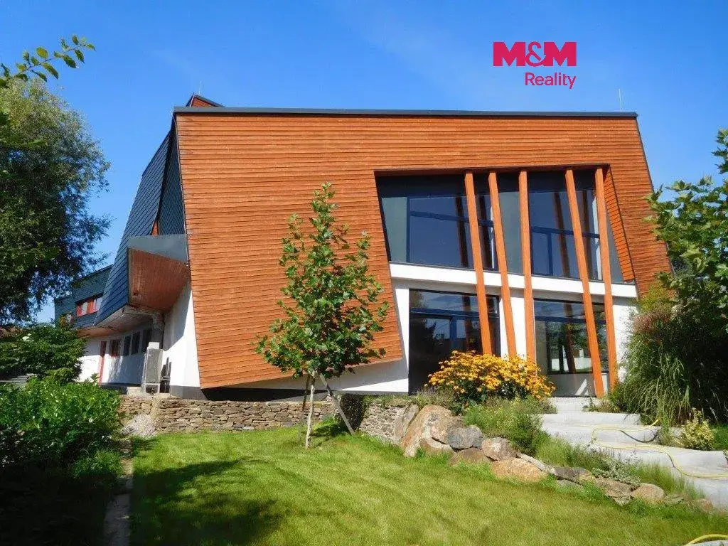 Prodej sportovního a ubytovacího zařízení, 1076 m², Okrouhlo