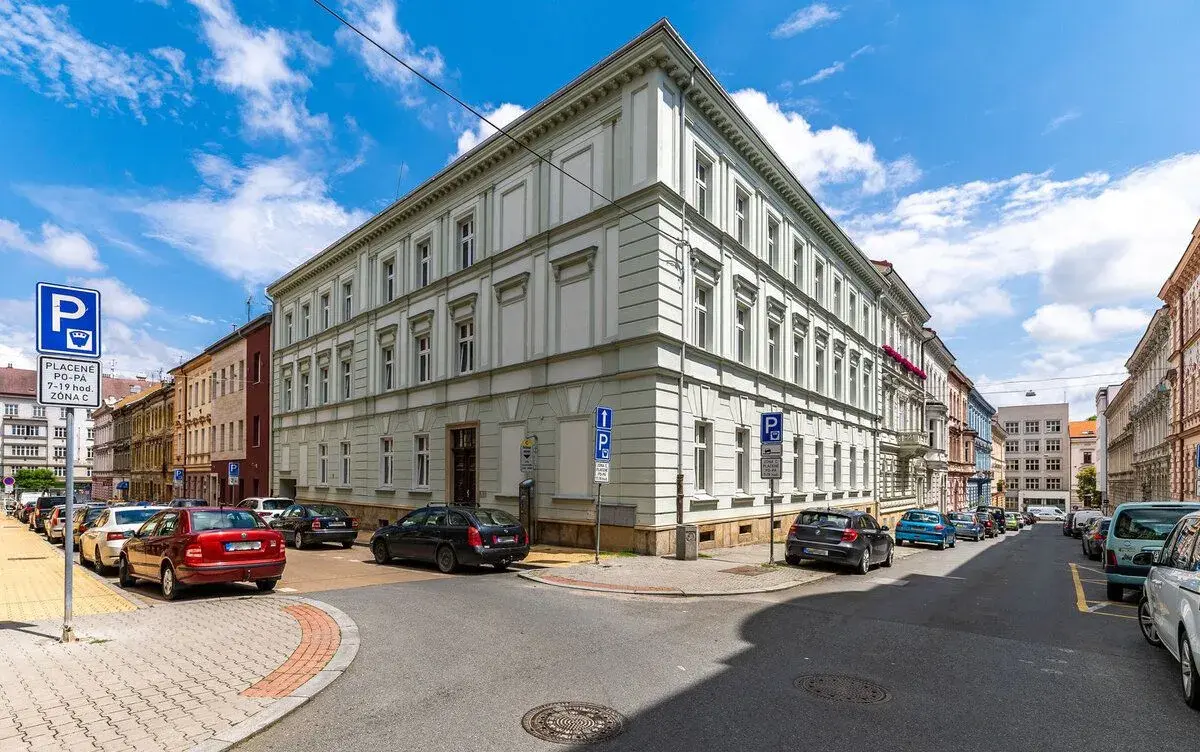 Pronájem, parkovací stání, Plzeň - centrum, ul. V Šipce