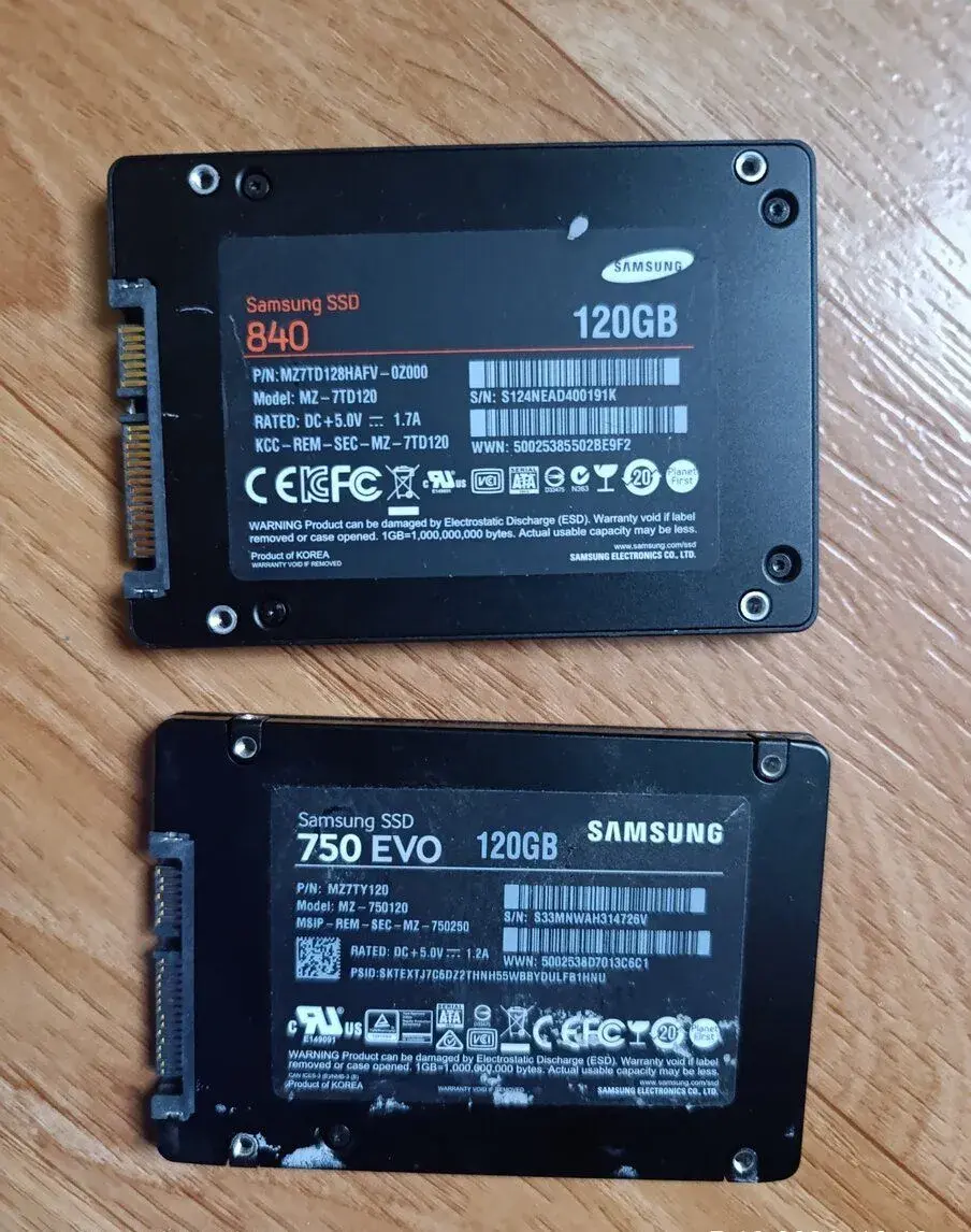 2x SSD Samsung 120GB
