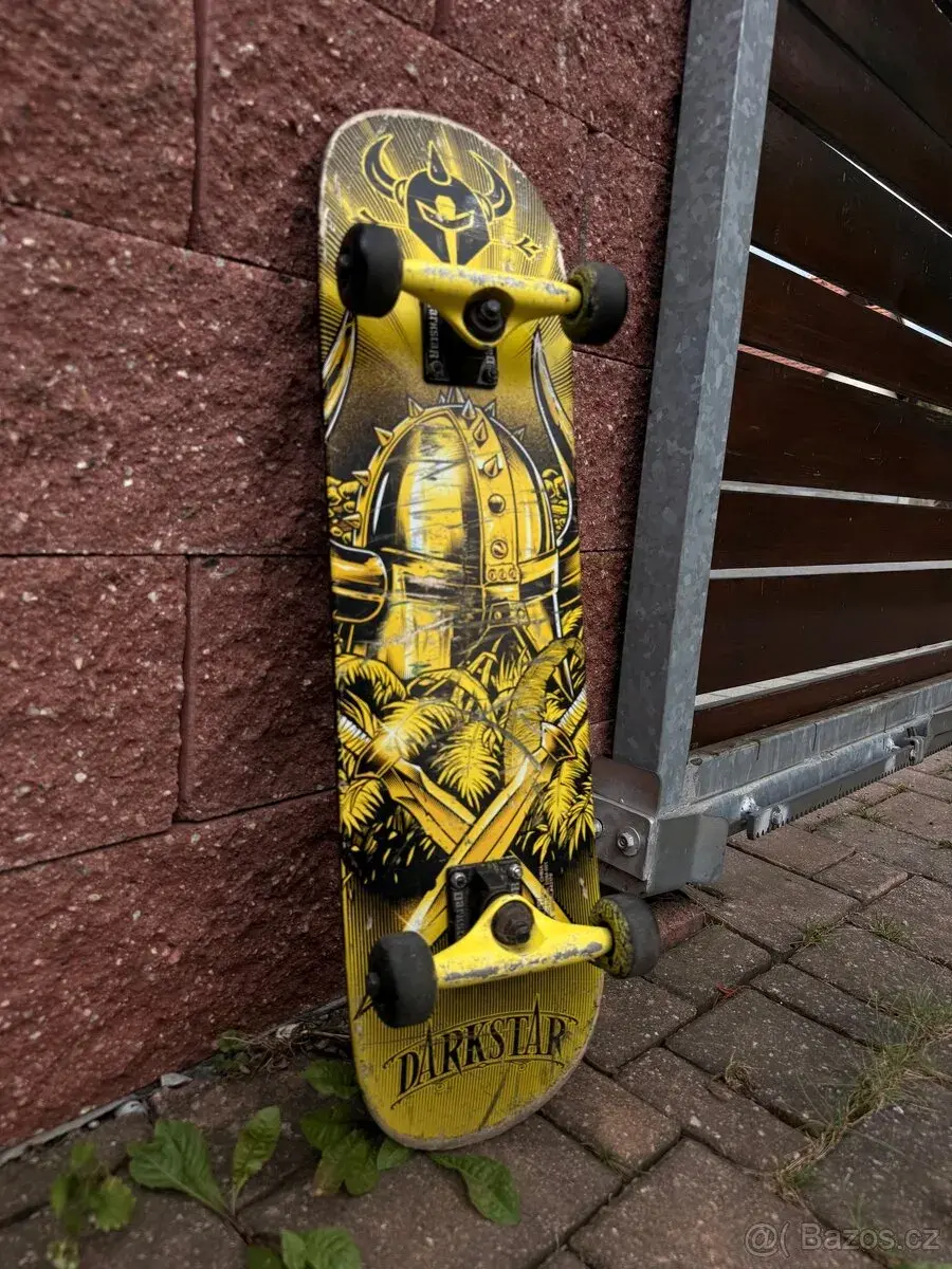 Kompletní skateboard Darkstar